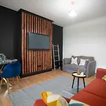 Gated Aprt Sleeps 4 Kingscross